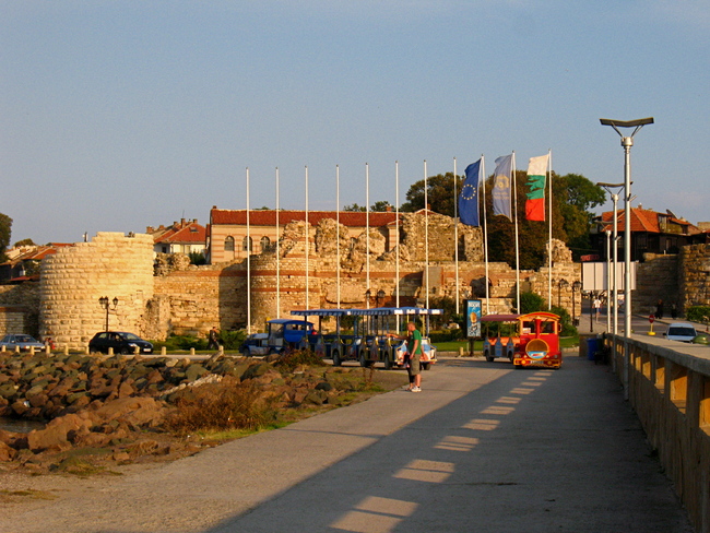 Крепостната стена на Стария Несебър